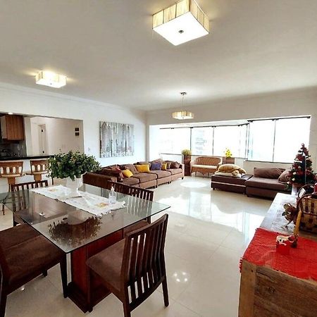 Apto Amplo 1Suite Mais 2Quartos - Quadra Mar 50M Da Praia - Somente Familiares Balneário Camboriú المظهر الخارجي الصورة