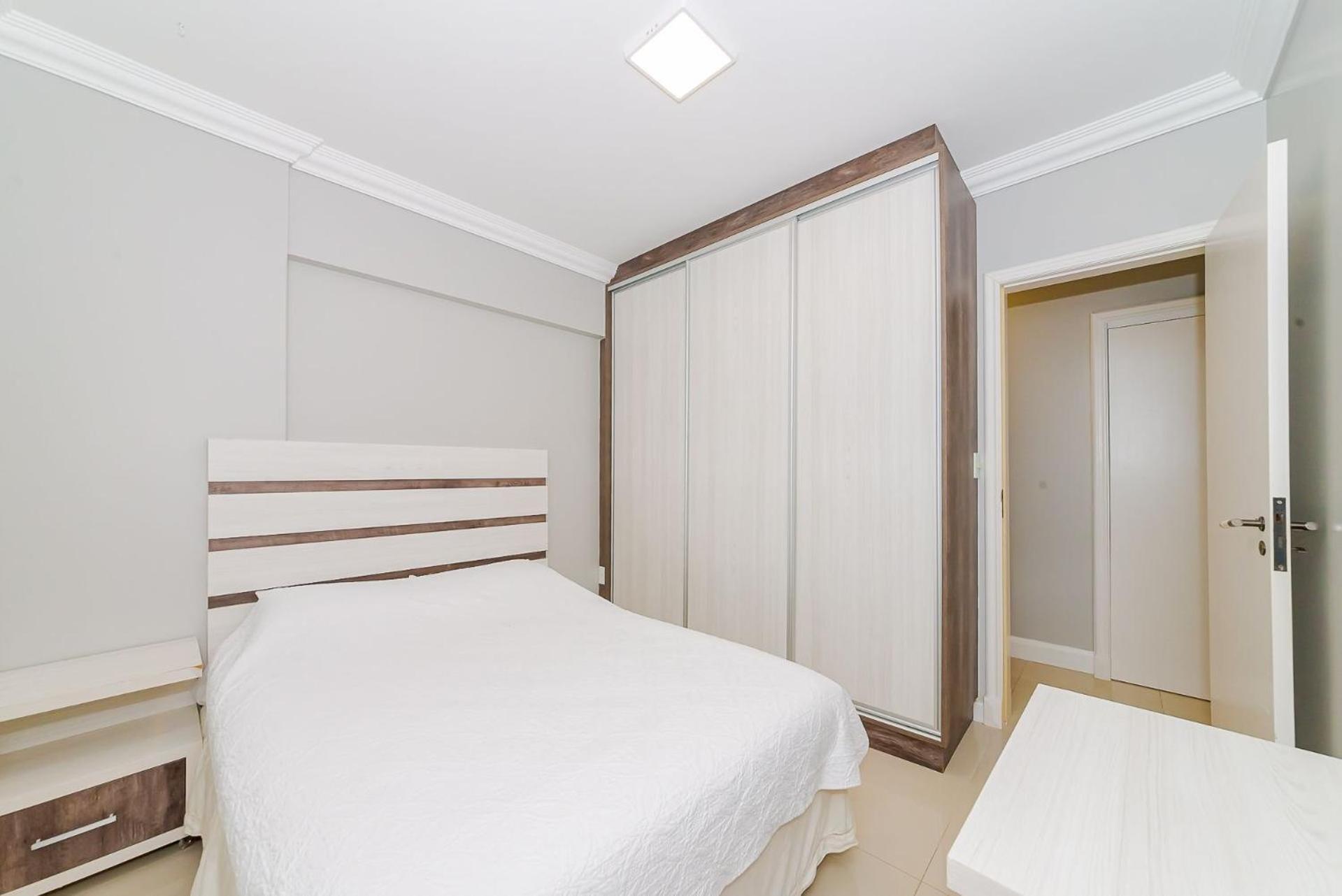 Apto Amplo 1Suite Mais 2Quartos - Quadra Mar 50M Da Praia - Somente Familiares Balneário Camboriú المظهر الخارجي الصورة
