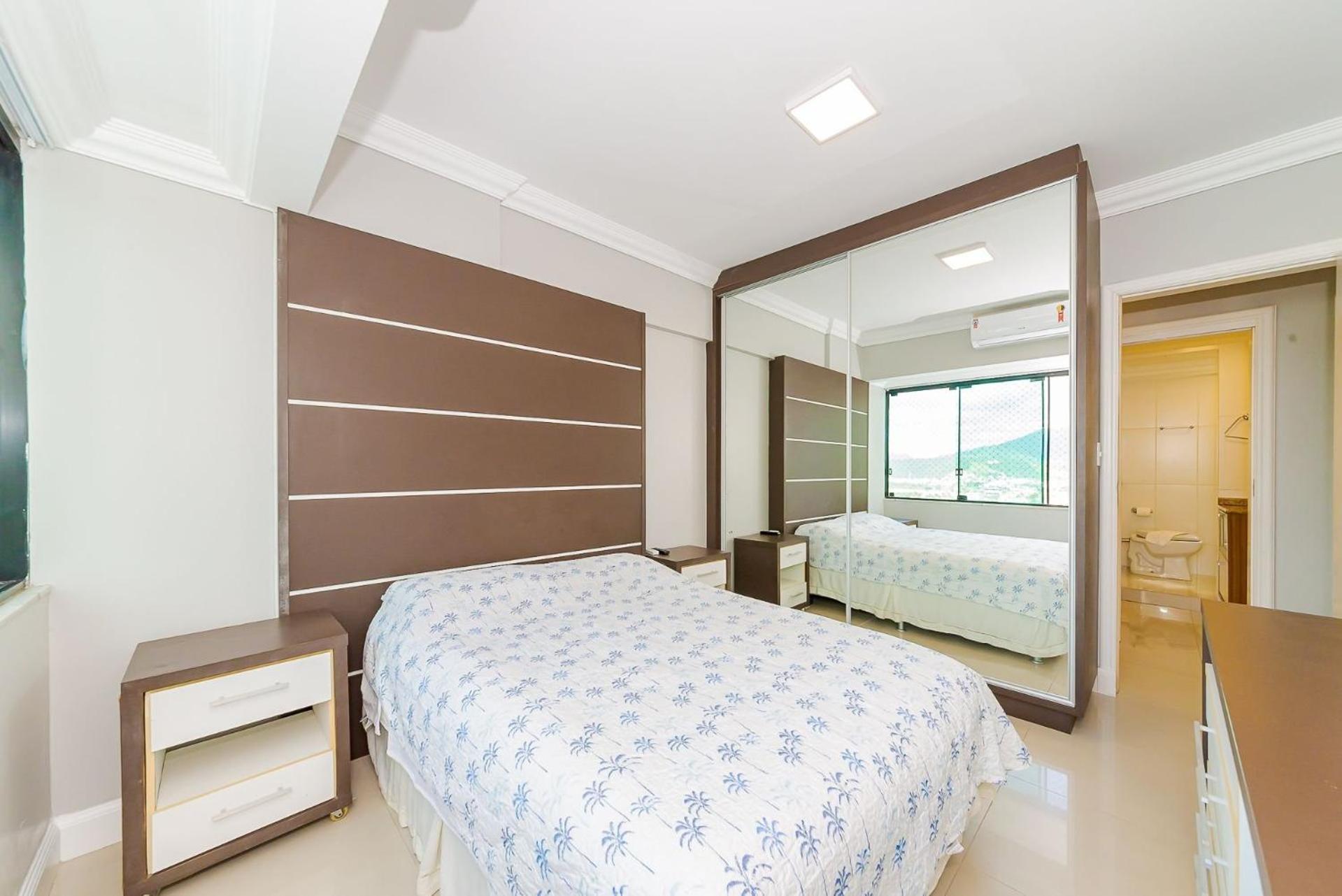 Apto Amplo 1Suite Mais 2Quartos - Quadra Mar 50M Da Praia - Somente Familiares Balneário Camboriú المظهر الخارجي الصورة