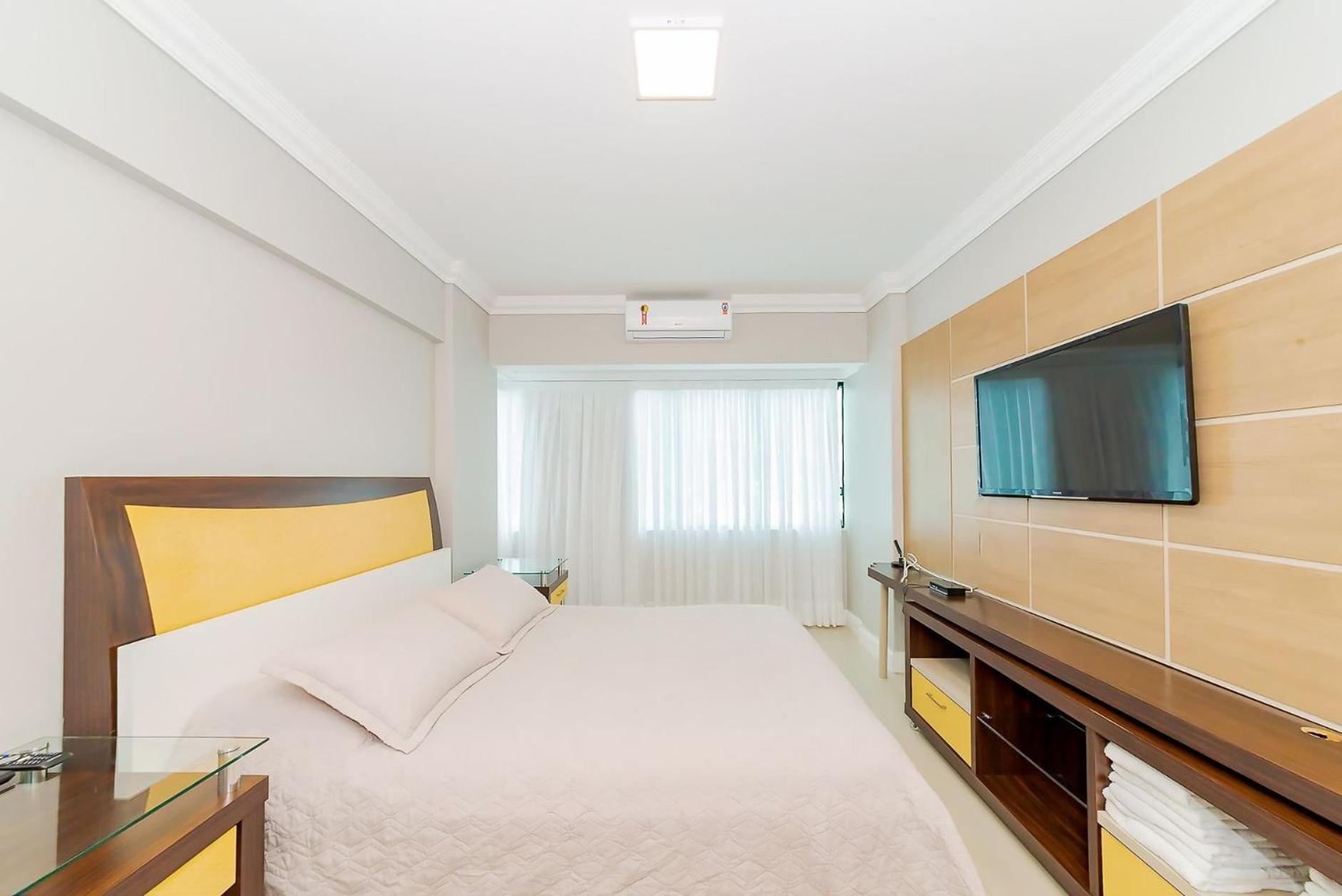 Apto Amplo 1Suite Mais 2Quartos - Quadra Mar 50M Da Praia - Somente Familiares Balneário Camboriú المظهر الخارجي الصورة
