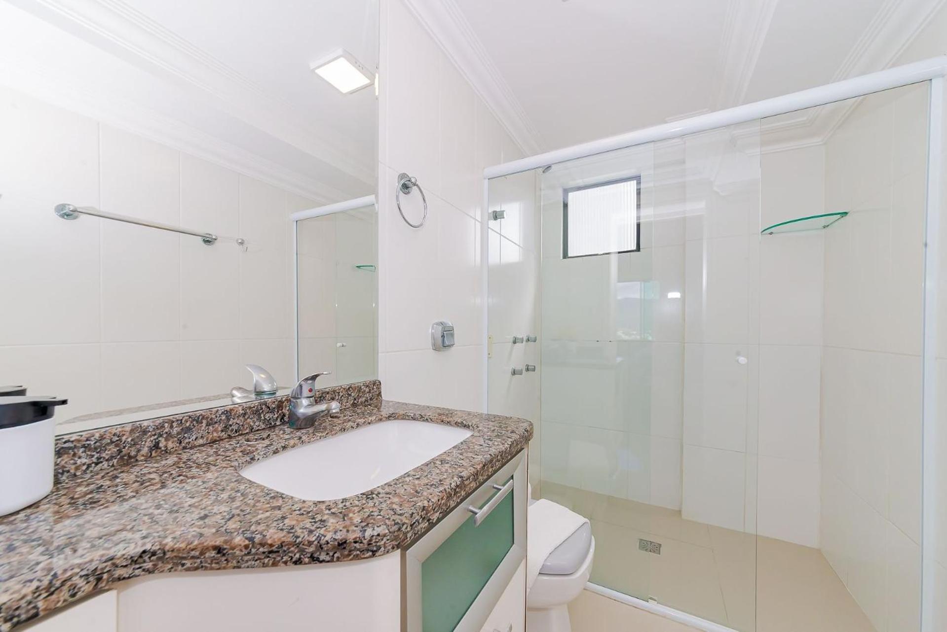 Apto Amplo 1Suite Mais 2Quartos - Quadra Mar 50M Da Praia - Somente Familiares Balneário Camboriú المظهر الخارجي الصورة