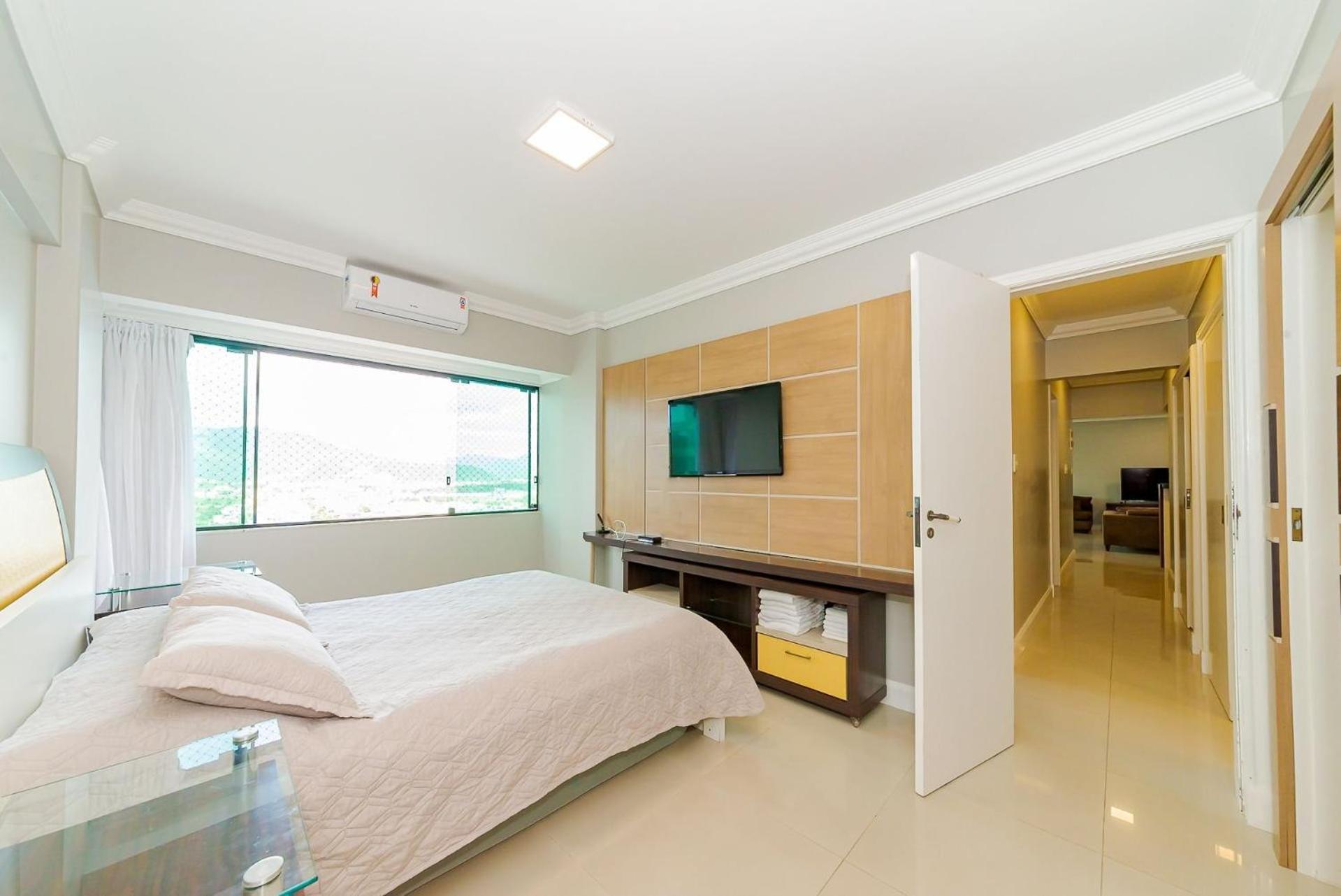 Apto Amplo 1Suite Mais 2Quartos - Quadra Mar 50M Da Praia - Somente Familiares Balneário Camboriú المظهر الخارجي الصورة