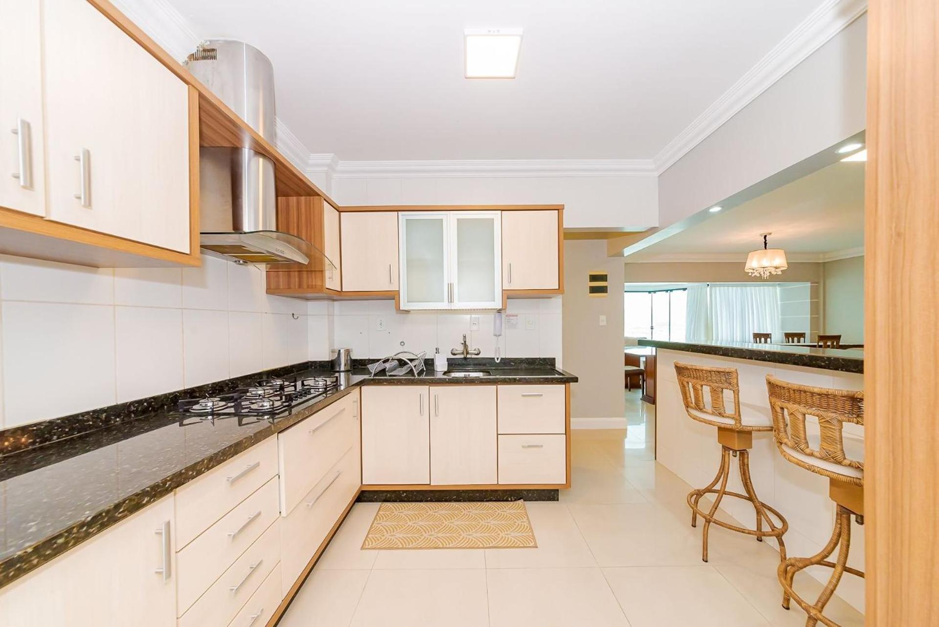 Apto Amplo 1Suite Mais 2Quartos - Quadra Mar 50M Da Praia - Somente Familiares Balneário Camboriú المظهر الخارجي الصورة